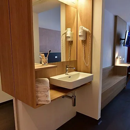 Otel Swiss Chocolate By Fassbind 3*